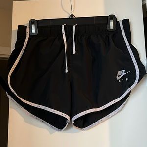 NIKE AIR RUNNING SHORT